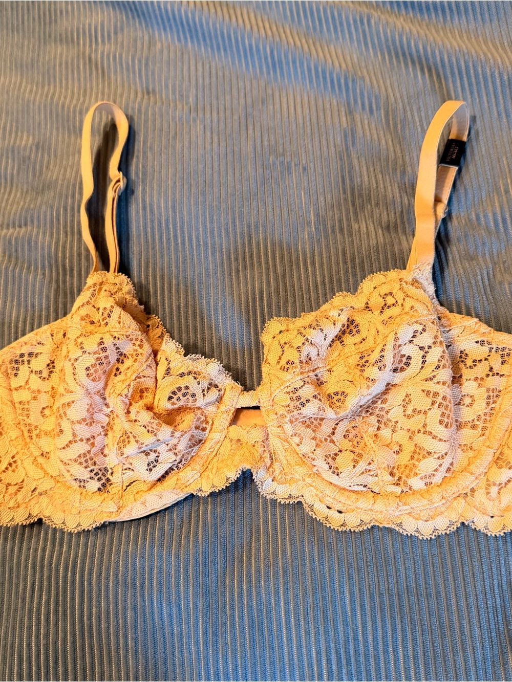 Victoria’s Secret unlined lace bra in nude 32C